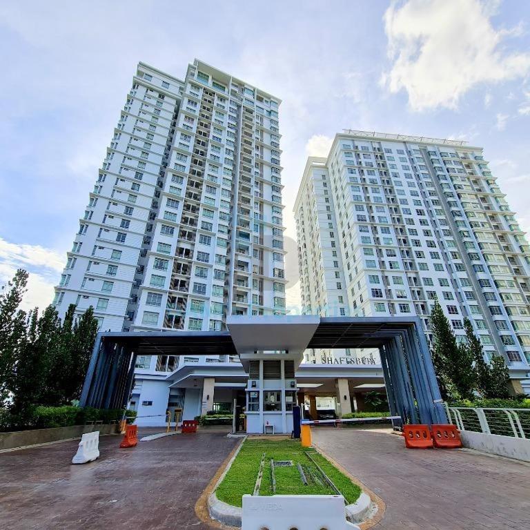Shaftsbury Residence Cyberjaya With A Pool & Free Parking Exterior photo